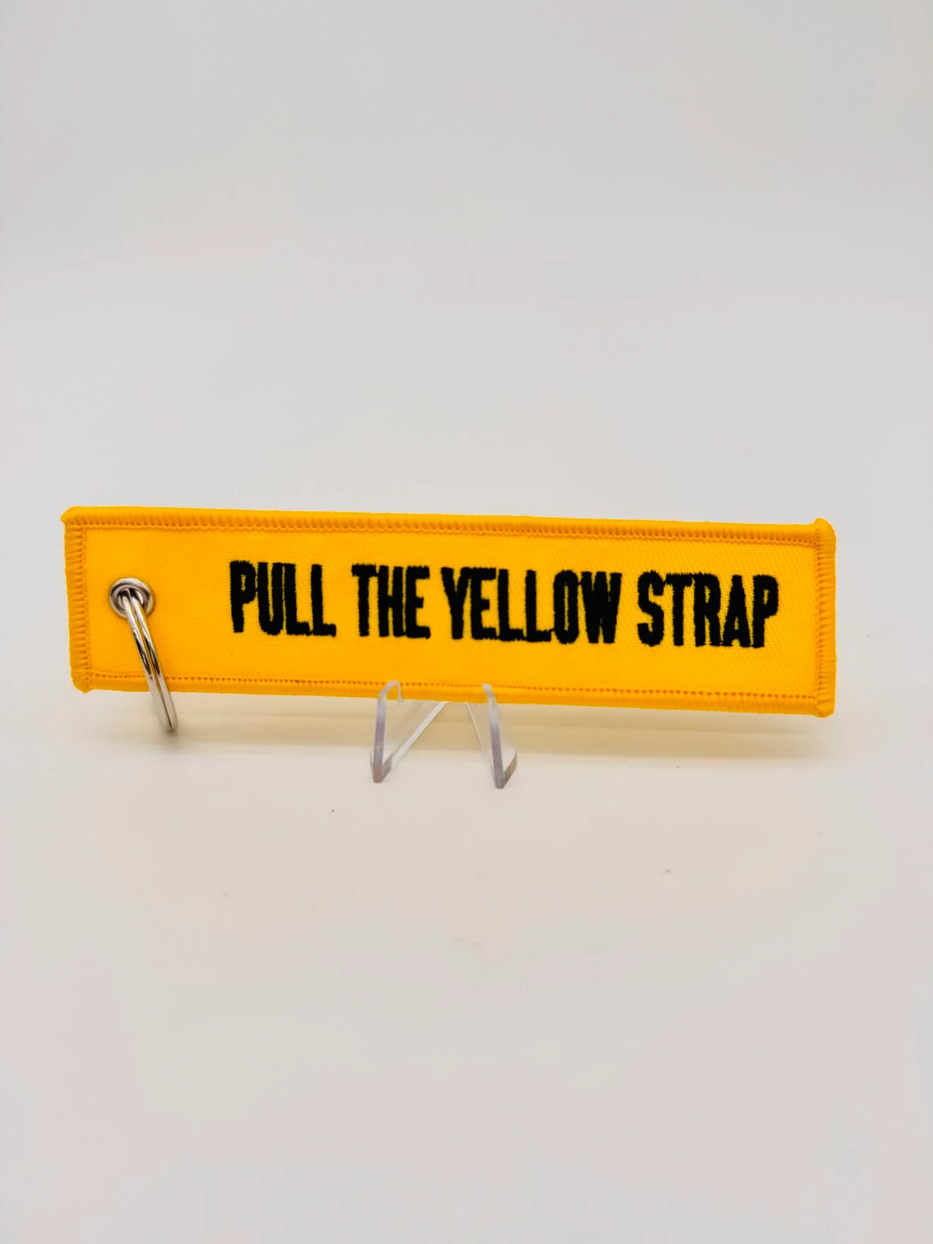 Porte clé “Pull the yellow strap” - Parcs Actus - Actualite des parcs d'attractions Porte clé "Pull the yellow strap" – Image 3