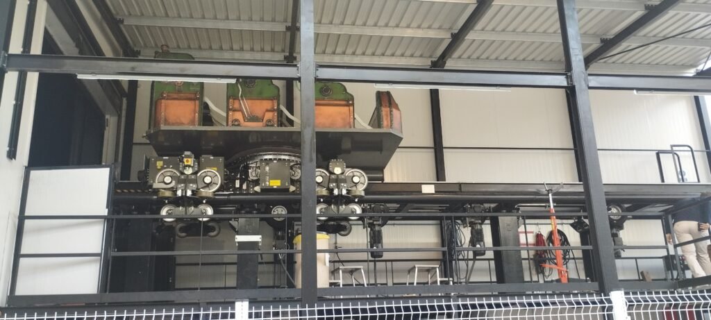 Coulisses - Parcs Actus Coulisses : Visite avec Intamin chez PortAventura