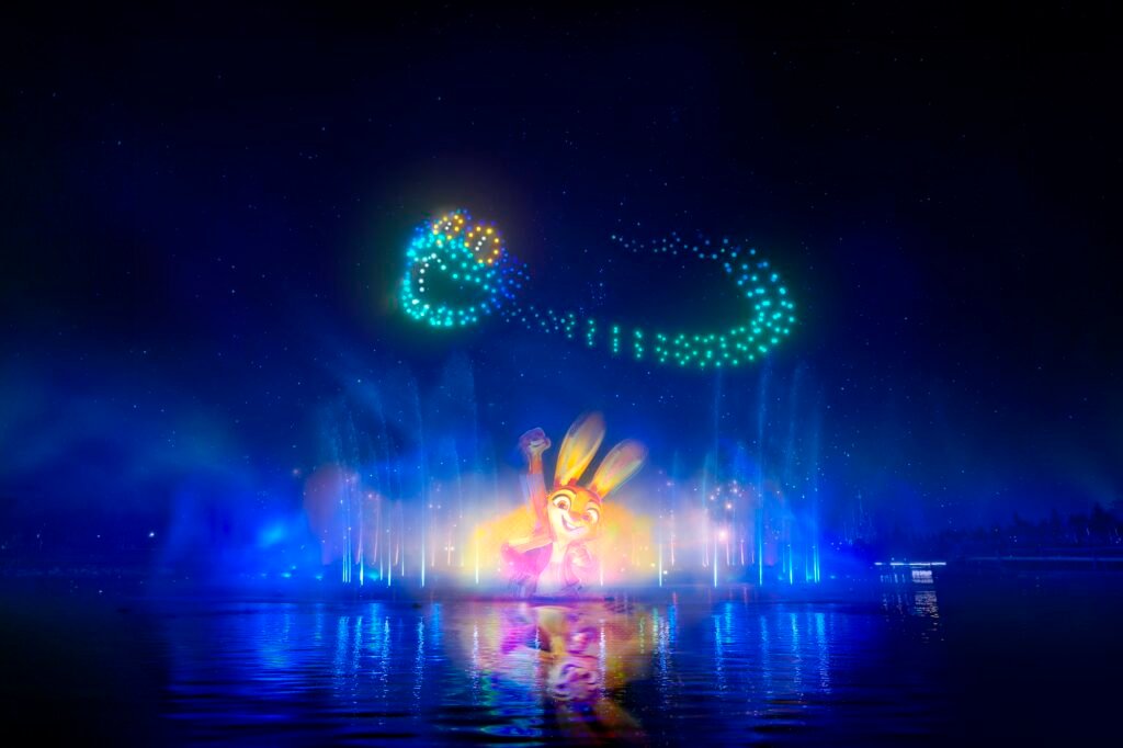 Disneyland Paris Disney Adventure World Adventure Way Disney Cascade Of Lights Zootopia Horizontal - Actualité des Parcs d'attractions - Parcs Actus