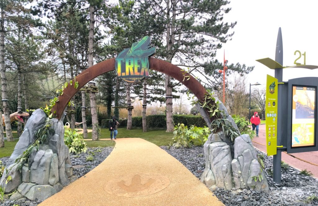 T Rex Entree - Actualité des Parcs d'attractions - Parcs Actus